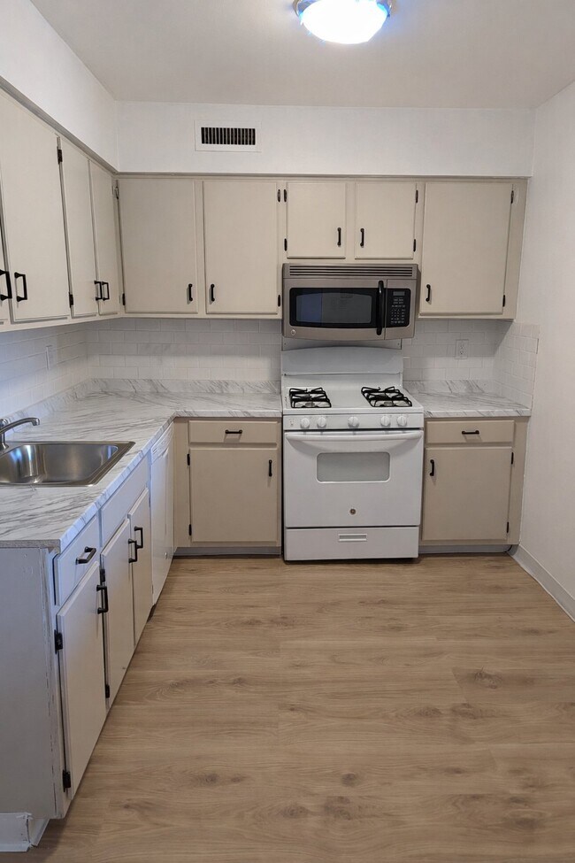 Foto del edificio - 47301 Delaire Landing Rd