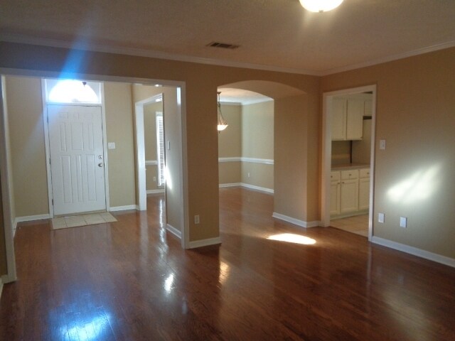 Foto del edificio - 294 Spruce Glen Cove