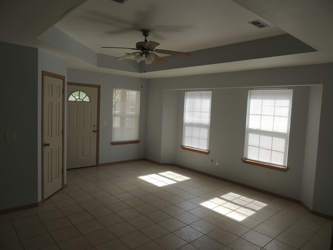 Building Photo - 649 Rilynn Avenue