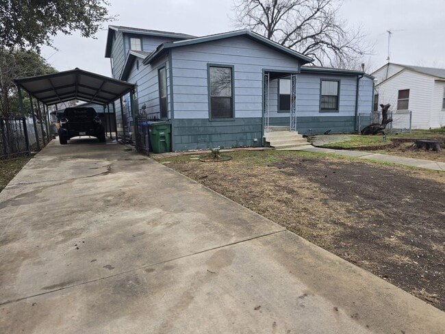 Building Photo - 2710 W Craig Pl