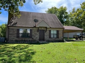 Building Photo - 20239 I 30