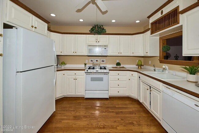 Foto del edificio - 4 br, 3 bath House - 8419 Running Spring Dr