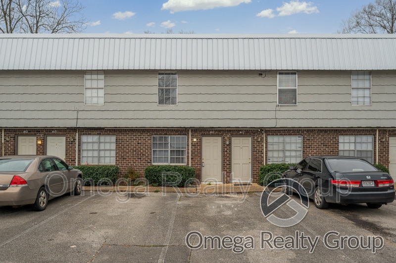 Primary Photo - 425 Oakwood Ave