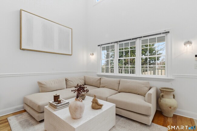 Building Photo - 20 Cross St