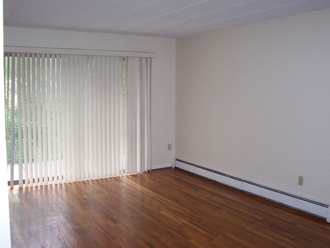 Building Photo - 539 Lowell Ave