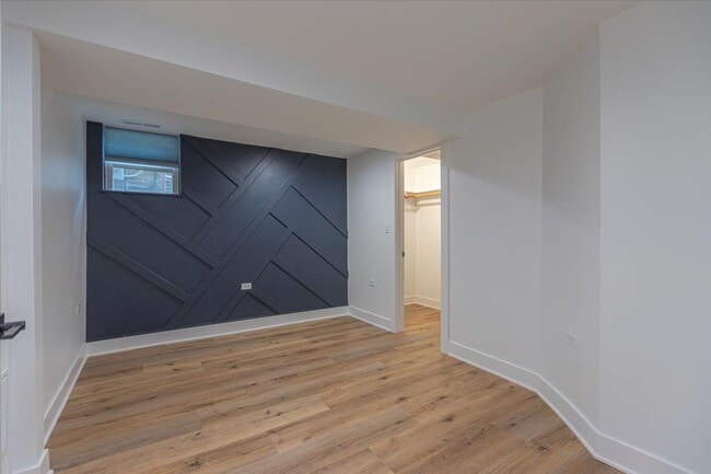 Building Photo - 1624 W Beach Ave