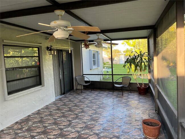 Foto del edificio - 2 br, 2 bath House - 9404 NW 70th Pl