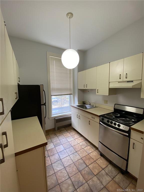 Building Photo - 7 Trumbull St