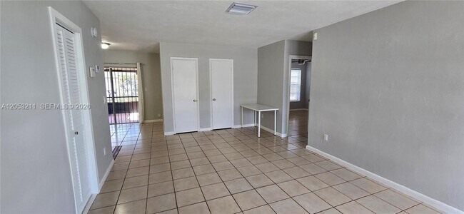 Foto del edificio - 19572 NW 29th Pl