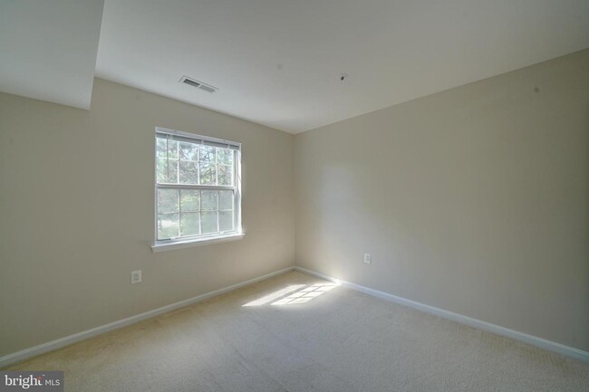 Building Photo - 8393 Montgomery Run Rd