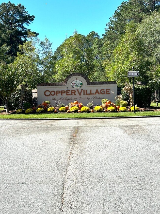 Foto del edificio - 472 Copper Creek Cir