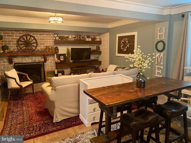 Foto del edificio - 8704 Greystone Pl