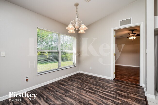 Foto del edificio - 218 Manatee St