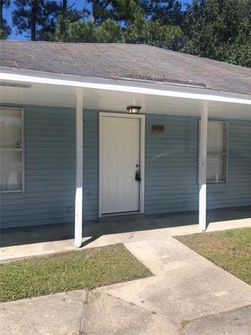 Primary Photo - 122 Village Dr