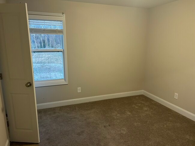 Building Photo - 644 Barlow Rd