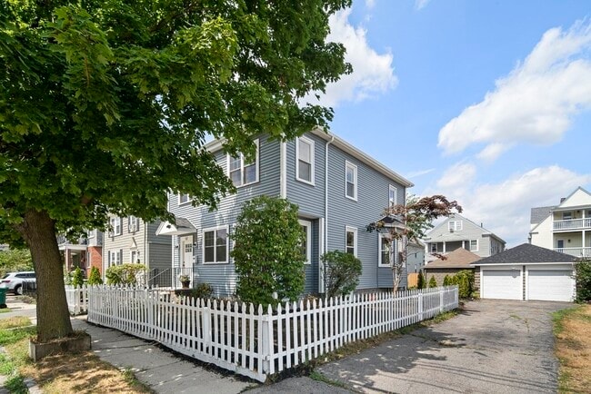 Building Photo - 57 Yale St