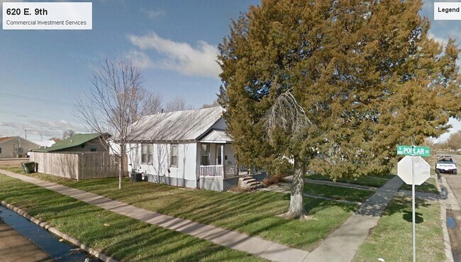 Side - 620 E 9th St