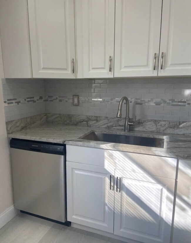 Building Photo - 857 Normandy Trail