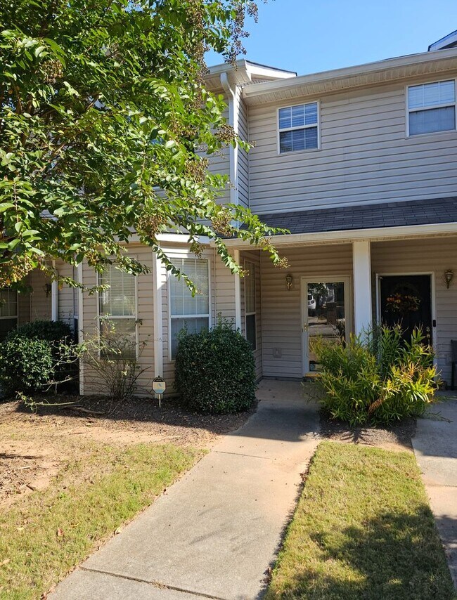 Building Photo - Welcome home to Newnan's Landings At Calum...