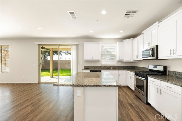 Building Photo - 30041 Leeward Ct
