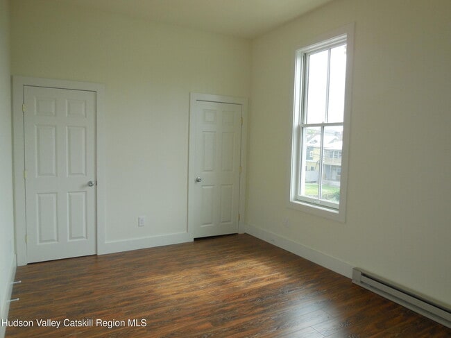 Building Photo - 431 Warren St