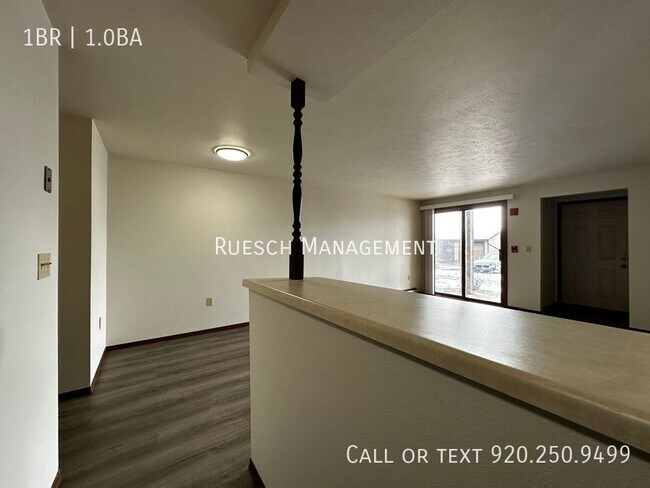 Building Photo - Spacious 1 Bedroom 1 Bath Lower Apartment ...