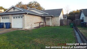 Foto principal - 8919 Emerald Spring