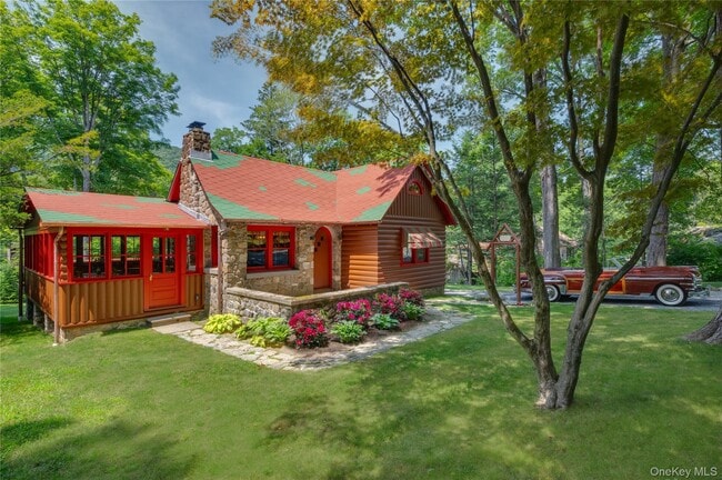 Building Photo - 16 Locust Dr