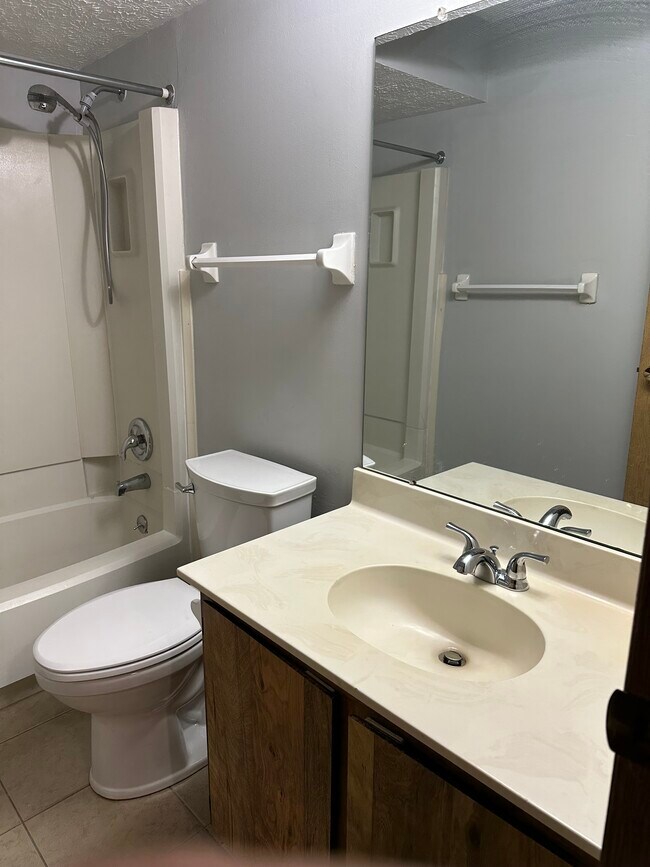 Foto del edificio - 6449 Brookedge Ct