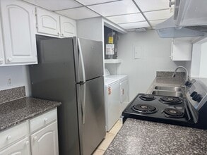 Building Photo - 4501 Treehouse Ln