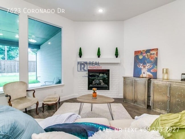 Building Photo - 7623 Coronado Dr