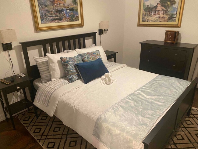 Building Photo - 3131 Cummins St