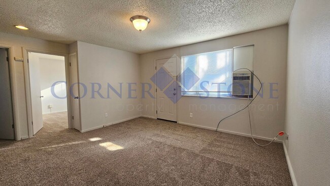 Building Photo - Cozy Duplex in Nampa!