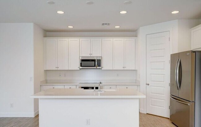 Foto del edificio - Stunning 3beds/2baths brand new home locat...