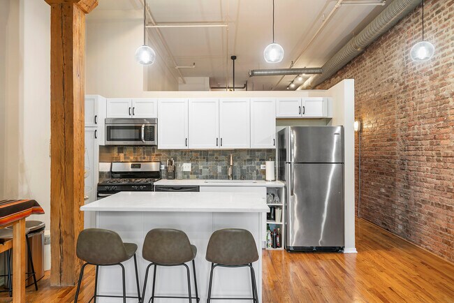 2025 Kitchen - 1525 S Michigan Ave