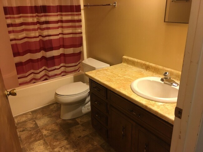 Building Photo - 155/157 Windy Hill Court Duplex