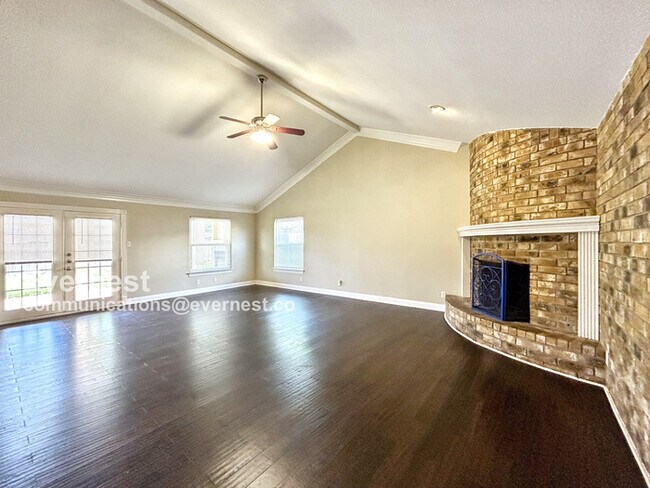 Foto del edificio - 2701 Deeringhill Dr