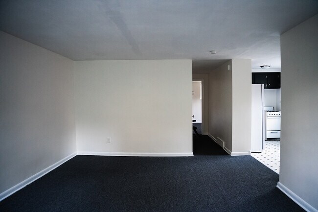 Building Photo - 425 W Jefferson St