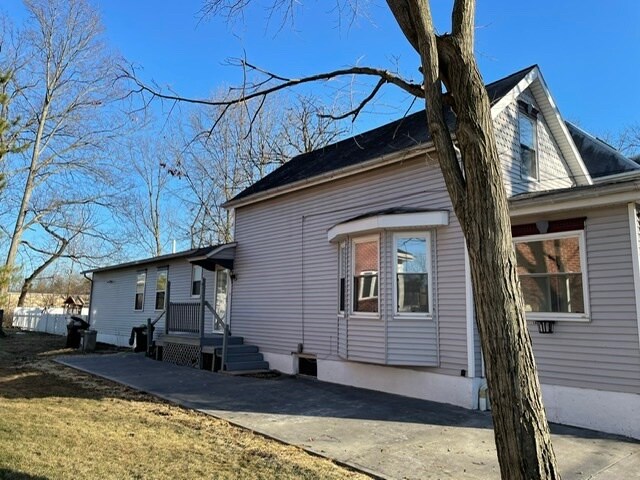 Building Photo - 212 Crescent Ave