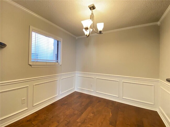 Building Photo - 1414 Huntingdon Chase