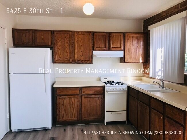 Foto del edificio - 5425 E 30th St