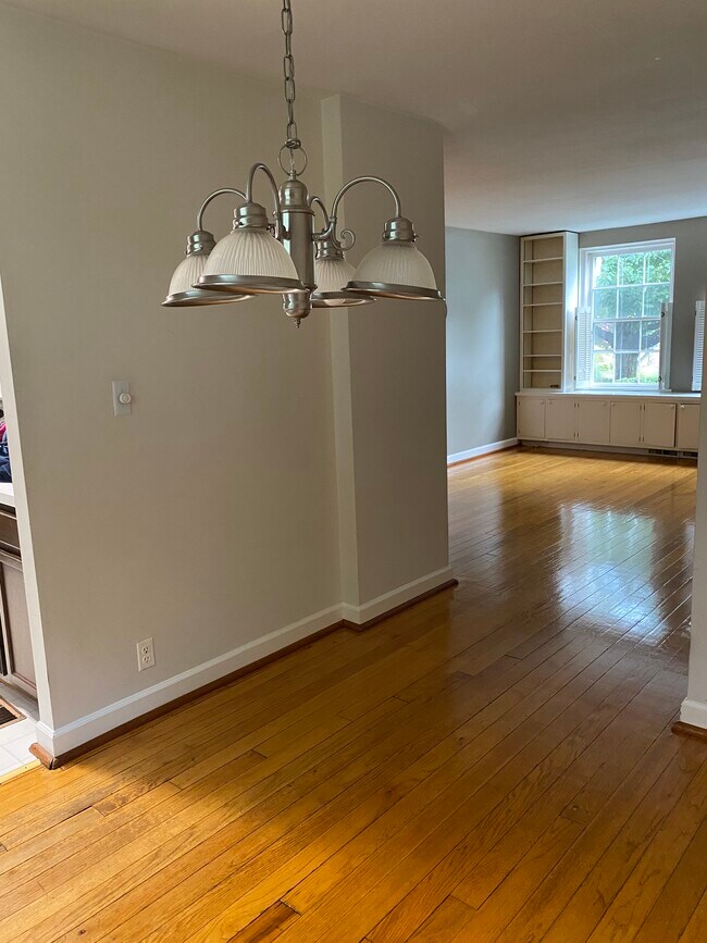 Dining room - 3441 S Stafford St