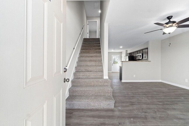 Building Photo - 1000 Glenkirk Dr