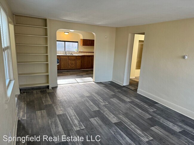 Building Photo - 2 br, 1 bath House - 2601 S Walnut St
