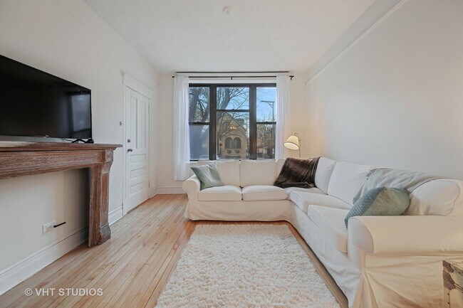 Foto del edificio - 2313 W Medill Ave