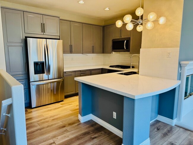 Building Photo - 2627 Bellezza Dr