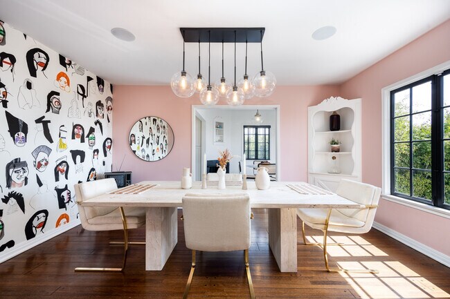 Foto del edificio - 4211 Cromwell Ave