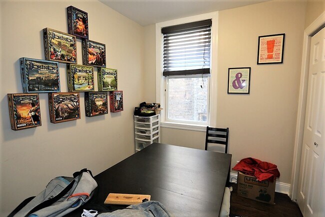 Foto del edificio - 4849 N Seeley Ave