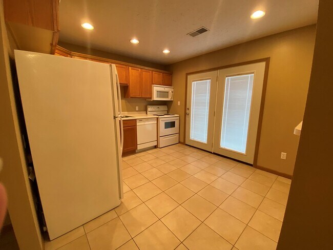 Building Photo - 4755 Sydney Ln