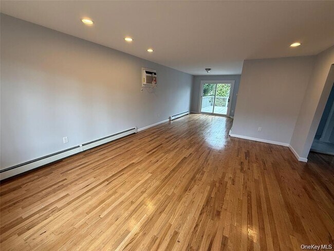 Foto del edificio - 324 Buckingham Rd